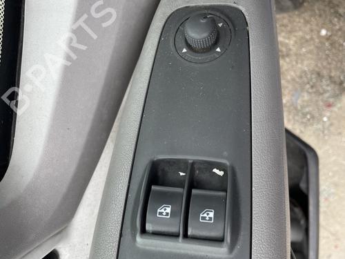 Left front window switch CITROËN JUMPER II Van 2.2 HDi 120 | BP35808065I27 - Image 2