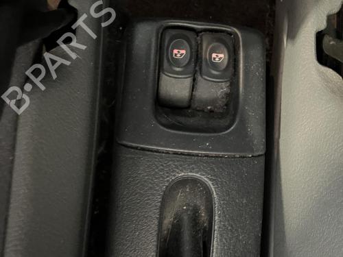 Venstre bagtil elrude kontakt RENAULT MEGANE I (BA0/1_) 1.6 16V (BA04, BA0B, BA11, BA1J, BA16, BA19, BA1K, BA1V,... (107 hp) 31017480