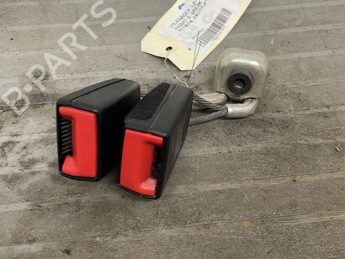 Used Seat buckle VW PASSAT B7 Variant (365) 1.6 TDI (105 hp) 31322477