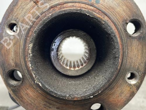 Used Right front steering knuckle Right front steering knuckle RENAULT CLIO IV (BH_) 0.9 TCe 90 (BHNF, BHMA, BHMH, BHJK, BHJR) (90 hp) 33475575 33475575