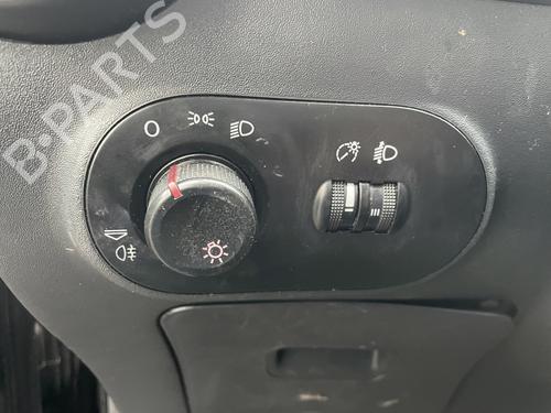 Used Headlight switch SEAT IBIZA III (6L1) 1.4 16V (75 hp) 30888377