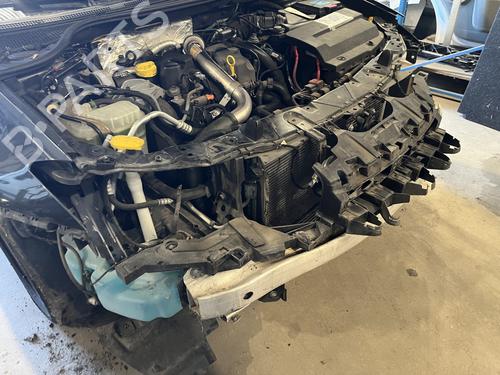 Used Front bumper reinforcement Front bumper reinforcement 39396504 39396504