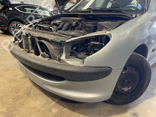 Used Air filter box Air filter box PEUGEOT 206 Hatchback (2A/C) 1.4 HDi eco 70 (68 hp) 32854319 32854319