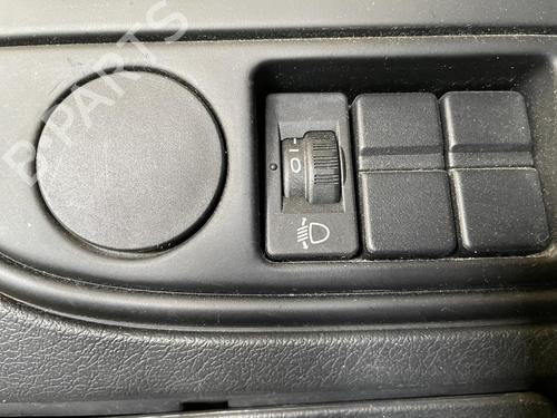 Used Headlight switch CITROËN XSARA (N1) 1.4 HDi (68 hp) 26411862