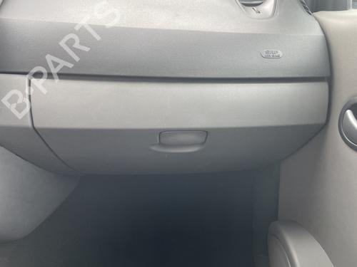 Vano posta oggetti RENAULT SCÉNIC II (JM0/1_) 2.0 (JM05, JM0U, JM1N, JM1U, JM2V) (135 hp) 31649379