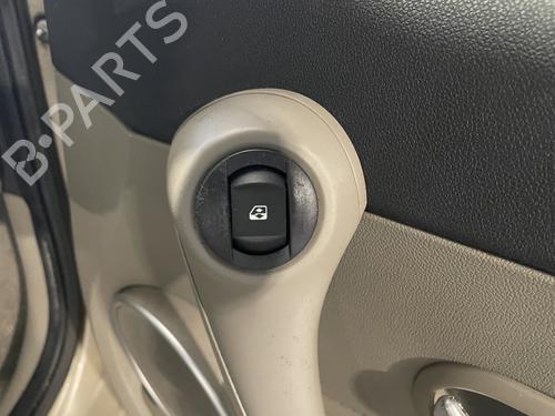 Used Right front window switch Right front window switch RENAULT CLIO III (BR0/1, CR0/1) 1.5 dCi (BR17, CR17) (86 hp) 32341724 32341724