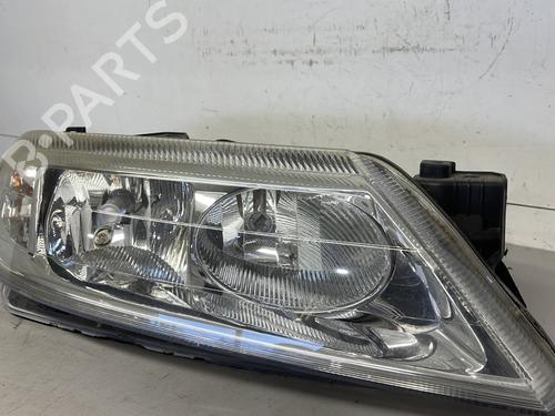 Used Right headlight Right headlight RENAULT LAGUNA II (BG0/1_) 1.8 16V (BG04, BG0B, BG0C, BG0V) (117 hp) 26424222 26424222