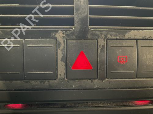 Used Warning switch Warning switch VW POLO IV (9N_, 9A_) 1.4 TDI (70 hp) 34107218 34107218