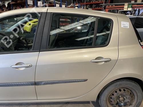 Dør venstre bagtil Dør venstre bagtil RENAULT CLIO III (BR0/1, CR0/1) 1.5 dCi (BR17, CR17) (86 hp) 32341693 32341693
