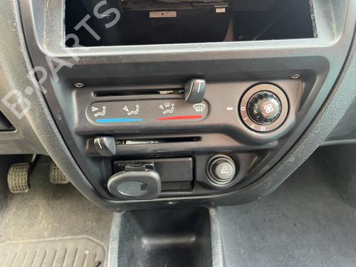 Used Climate control Climate control 39254683 39254683