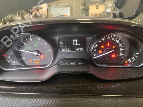 Right tailgate light PEUGEOT 2008 I (CU_) 1.2 PureTech 82 | BP33047462C80 - Image 19