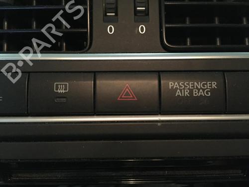 Used Warning switch VW POLO V (6R1, 6C1) 1.6 TDI (90 hp) 29843413