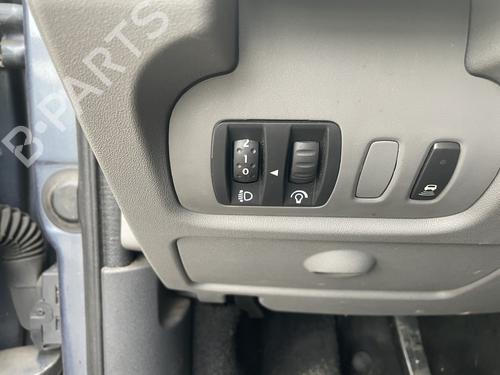 Used Headlight switch RENAULT SCÉNIC II (JM0/1_) 2.0 (JM05, JM0U, JM1N, JM1U, JM2V) (135 hp) 31649392