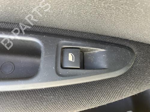 Comutador vidro trás esquerdo Comutador vidro trás esquerdo PEUGEOT 308 I (4A_, 4C_) 1.6 16V (120 hp) 33884157 33884157