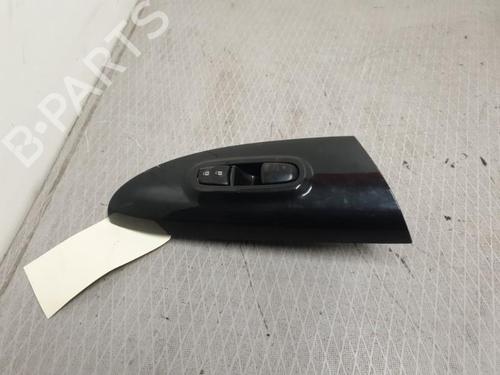 Used Right front window switch NISSAN JUKE (F15) 1.2 DIG-T (115 hp) 26422175