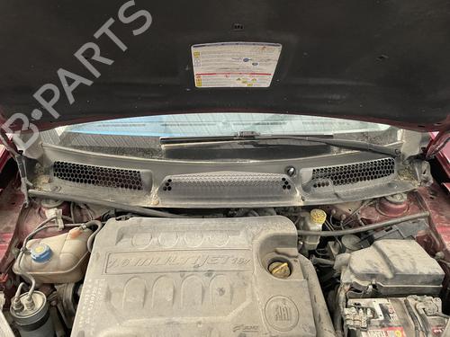 Used Front windshield wiper arm Front windshield wiper arm FIAT BRAVO II (198_) 1.6 D Multijet (198AXL1B) (120 hp) 32745571 32745571