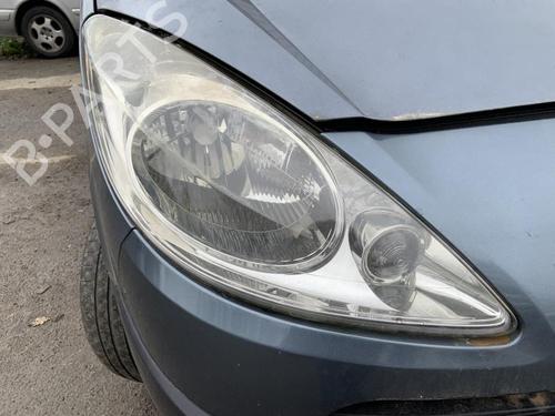Used Right headlight PEUGEOT 1007 (KM_) 1.4 HDi (68 hp) 32113106