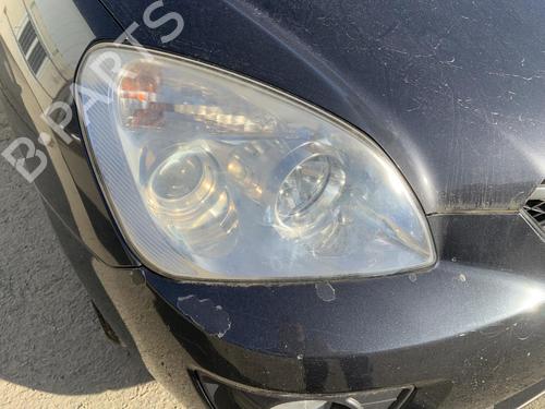 Used Right headlight KIA CARENS III MPV (UN) 2.0 CRDi 140 (140 hp) 26422548