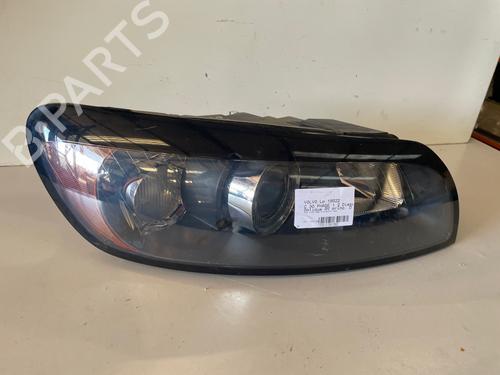 Used Right headlight Right headlight VOLVO C30 (533) 2.0 D (136 hp) 40608912 40608912