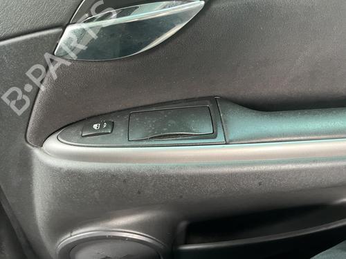 right-rear-window-switch-fiat-croma-194_-2005-2006-2007-2008-2009-2010-2011-31904437 main image