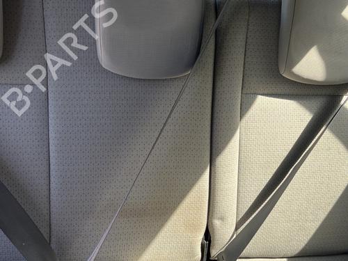 Cinturón de seguridad trasero central Cinturón de seguridad trasero central RENAULT CLIO III (BR0/1, CR0/1) 1.5 dCi (BR17, CR17) (86 hp) 35992330 35992330