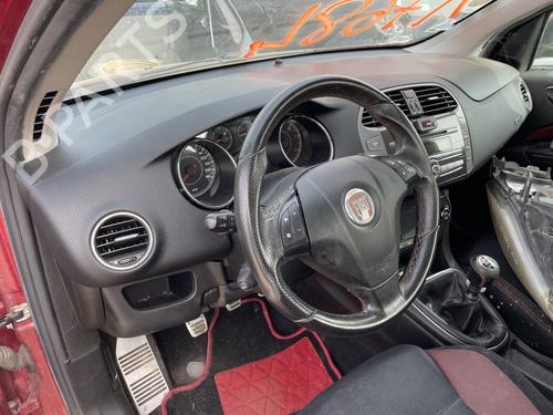 Used Dashboard Dashboard FIAT BRAVO II (198_) 1.6 D Multijet (198AXL1B) (120 hp) 32749102 32749102