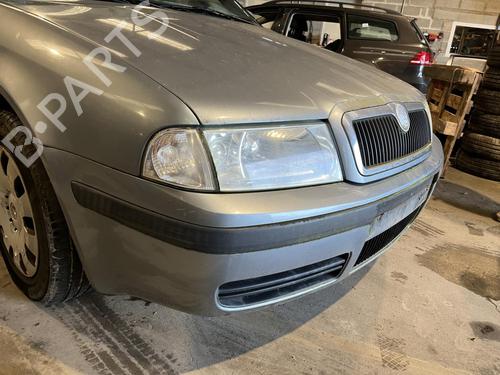 Used Right headlight Right headlight SKODA OCTAVIA I (1U2) 1.9 TDI (110 hp) 31904564 31904564