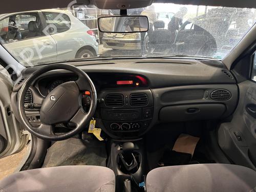 Airbag styreenhed RENAULT MEGANE I (BA0/1_) 1.6 16V (BA04, BA0B, BA11, BA1J, BA16, BA19, BA1K, BA1V,... (107 hp) 31017457