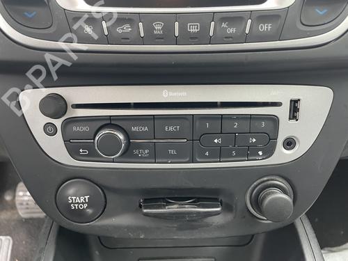 Used Card reader RENAULT MEGANE III Hatchback (BZ0/1_, B3_) 1.5 dCi (BZ09, BZ0D, BZ1W, BZ29, BZ14) (110 hp) 31946000