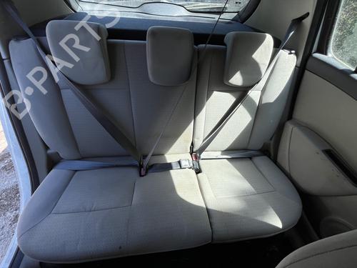 Sedile posteriore Sedile posteriore RENAULT CLIO III (BR0/1, CR0/1) 1.5 dCi (BR17, CR17) (86 hp) 35992325 35992325