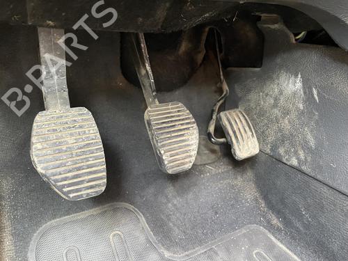 pedal-citroen-c5-i-dc_-2001-2002-2003-2004-2005-36285760 main image