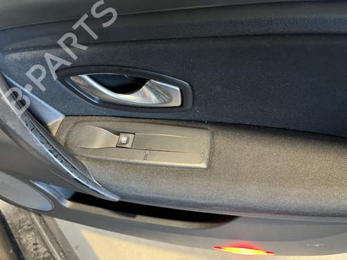 Used Right front window switch Right front window switch RENAULT LAGUNA III Grandtour (KT0/1) 1.5 dCi (KT0A, KT0R, KT02) (110 hp) 39396487 39396487
