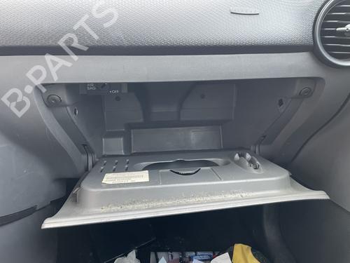 Used Glove box Glove box SEAT IBIZA III (6L1) 1.2 12V (70 hp) 31017563 31017563