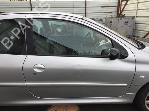 Używane Zamek drzwi przednich prawych PEUGEOT 206 Hatchback (2A/C) 1.6 HDi 110 (109 hp) 30890605