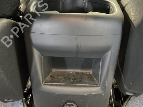 Used Middle console Middle console PEUGEOT 5008 (0U_, 0E_) 1.6 HDi (112 hp) 33047421 33047421