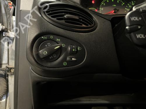 Used Headlight switch FORD FOCUS I (DAW, DBW) 1.6 16V (100 hp) 30819655