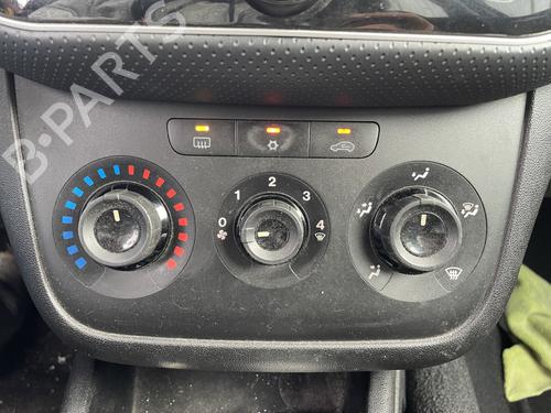 Used Climate control Climate control FIAT PUNTO EVO (199_) 1.3 D Multijet (199AXC1A, 199BXC1A, 199AXT1A, 199BXT1A) (75 hp) 33118289 33118289