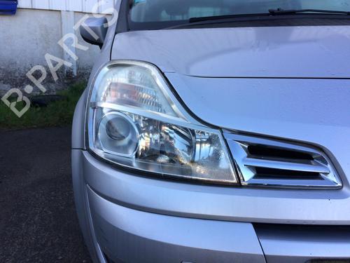 Used Right headlight RENAULT MODUS / GRAND MODUS (F/JP0_) 1.5 dCi (JP0G, JP0H) (106 hp) 28819089