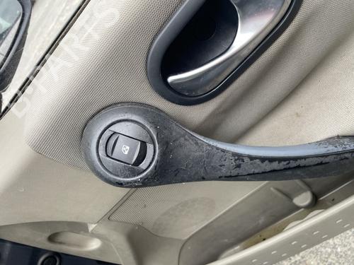 Used Right front window switch RENAULT MEGANE II (BM0/1_, CM0/1_) 1.5 dCi (BM1E, CM1E) (106 hp) 29175351