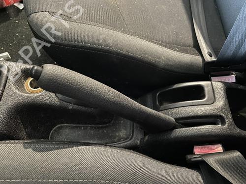 hand-brake-peugeot-206-sw-2ek-2002-31022997 main image