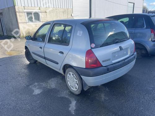 Brugte RENAULT CLIO II (BB_, CB_) 1.4 (B/CB0C, B/CB0S) (75 hp) 4371478