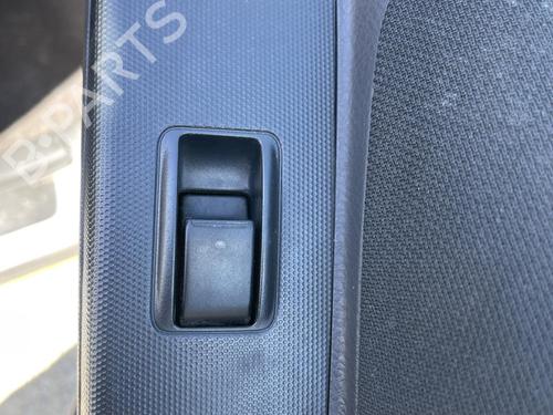 Used Right front window switch TOYOTA COROLLA Verso (ZER_, ZZE12_, R1_) 2.2 D-4D (AUR10_, AUR10R) (177 hp) 26420666
