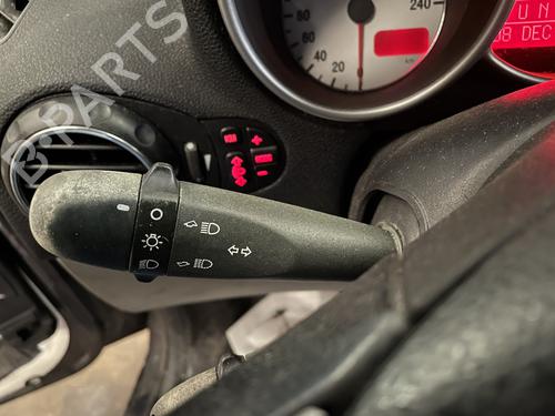 Used Steering column stalk ALFA ROMEO 147 (937_) 1.9 JTD (937.AXD1A, 937.BXD1A, 937.AXV1A, 937.BXB1A,... (115 hp) 30872255