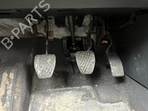Pedal Pedal RENAULT KOLEOS I (HY_) 2.0 dCi 4x4 (HY0K) (150 hp) 36521196 36521196