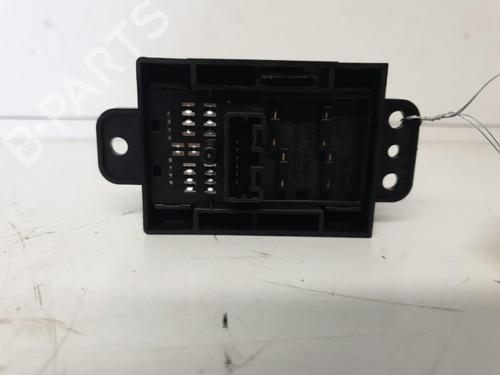 Used Switch RENAULT KOLEOS I (HY_) 2.0 dCi (HY0K) (150 hp) 26426962