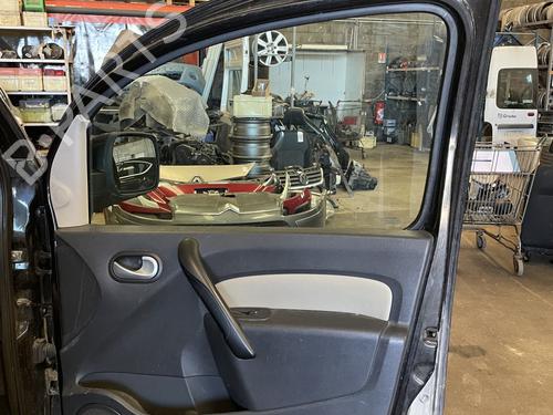 Used Right front window switch Right front window switch RENAULT KANGOO / GRAND KANGOO II (KW0/1_) 1.5 dCi 90 (KW05, KW08, KW0G, KW11) (90 hp) 32667618 32667618