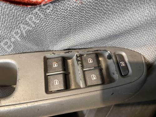 Mando elevalunas delantero izquierdo SEAT IBIZA III (6L1) 1.9 TDI (100 hp) 29971246