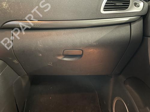 Used Glove box Glove box RENAULT GRAND SCÉNIC III (JZ0/1_) 1.9 dCi (JZ0J, JZ0N, JZ1K, JZ1S) (131 hp) 32184940 32184940