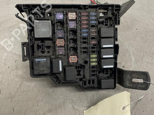 Used Fuse box FORD FIESTA VI (CB1, CCN) 1.25 (82 hp) 31613145