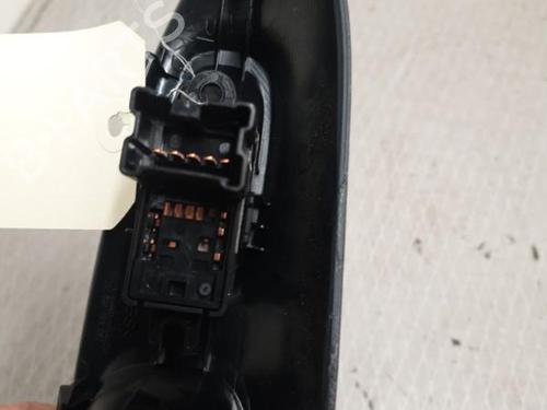 Used Left rear window switch Left rear window switch NISSAN JUKE (F15) 1.2 DIG-T (115 hp) 26422176 26422176